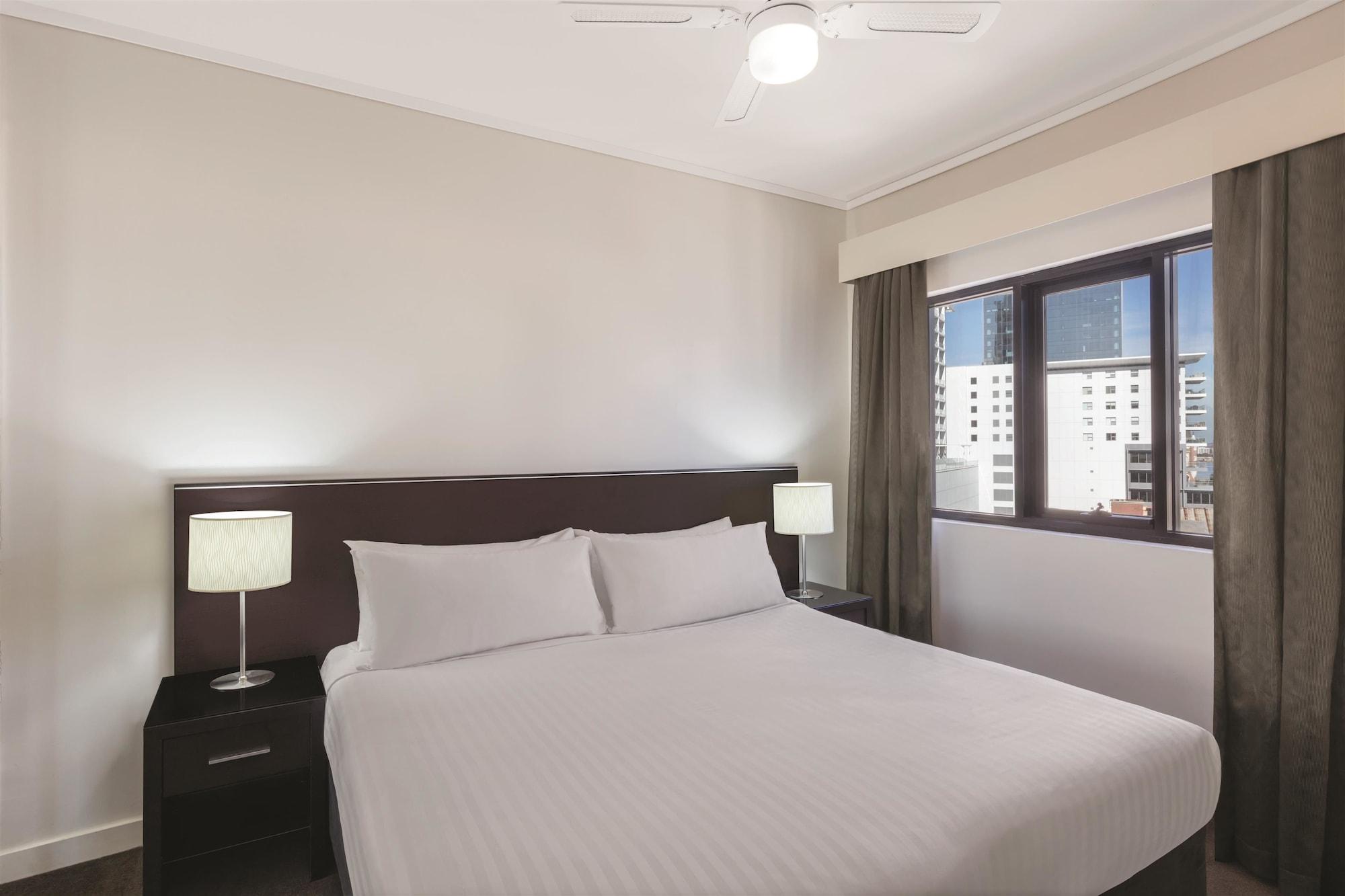 Adina Apartment Hotel Perth Barrack Plaza Exteriör bild