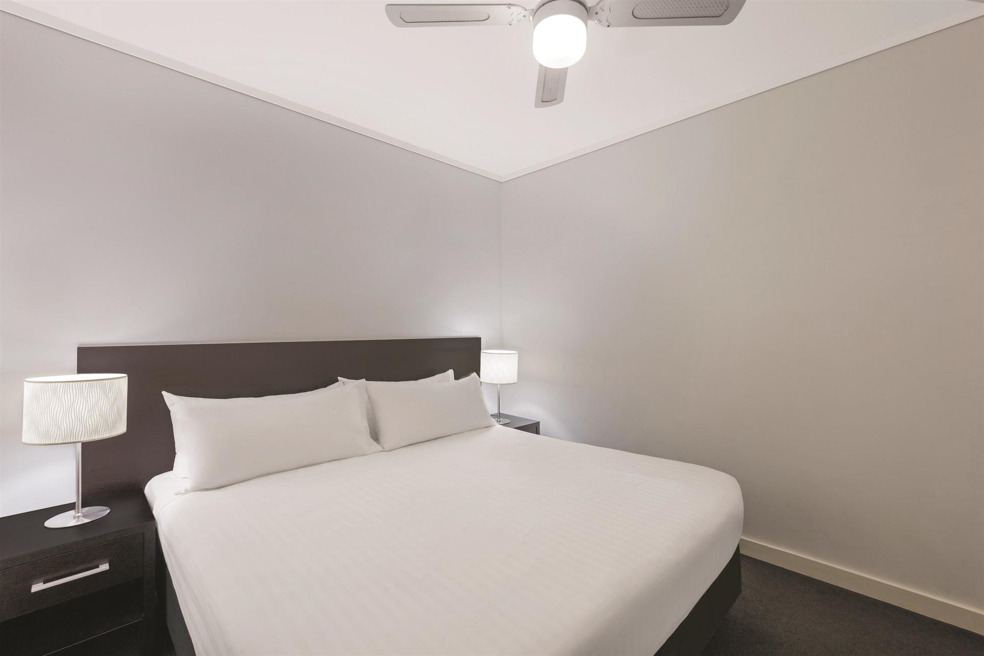 Adina Apartment Hotel Perth Barrack Plaza Exteriör bild