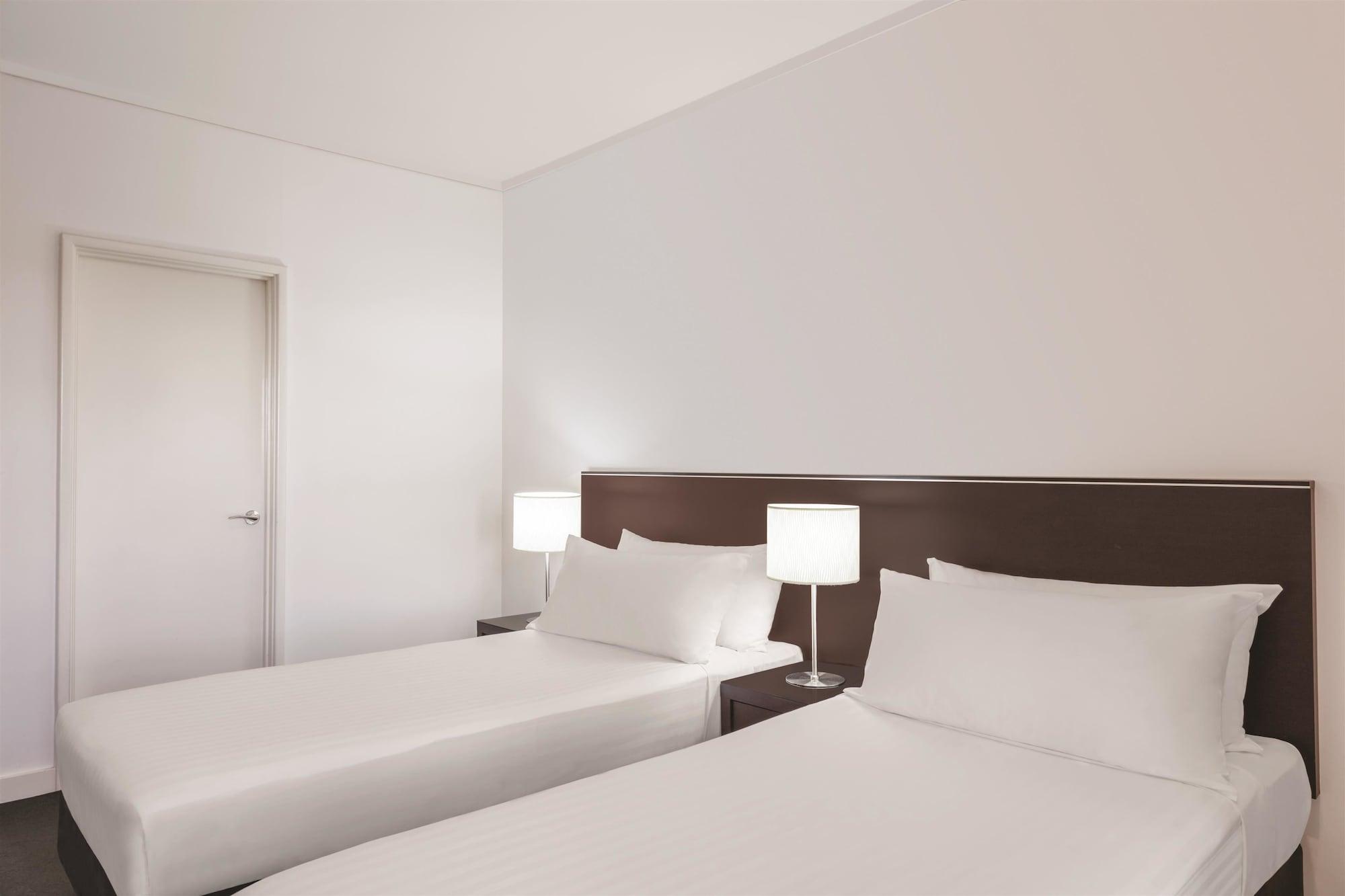 Adina Apartment Hotel Perth Barrack Plaza Exteriör bild