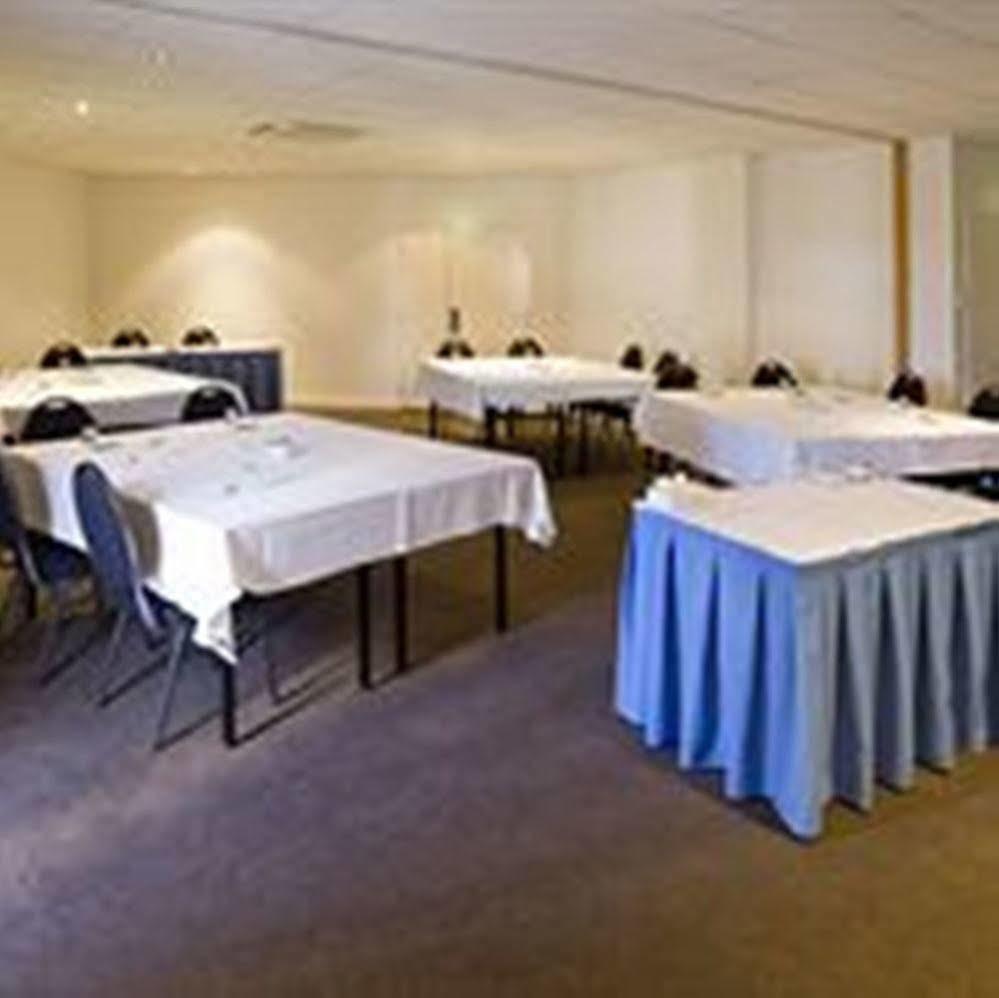 Adina Apartment Hotel Perth Barrack Plaza Exteriör bild