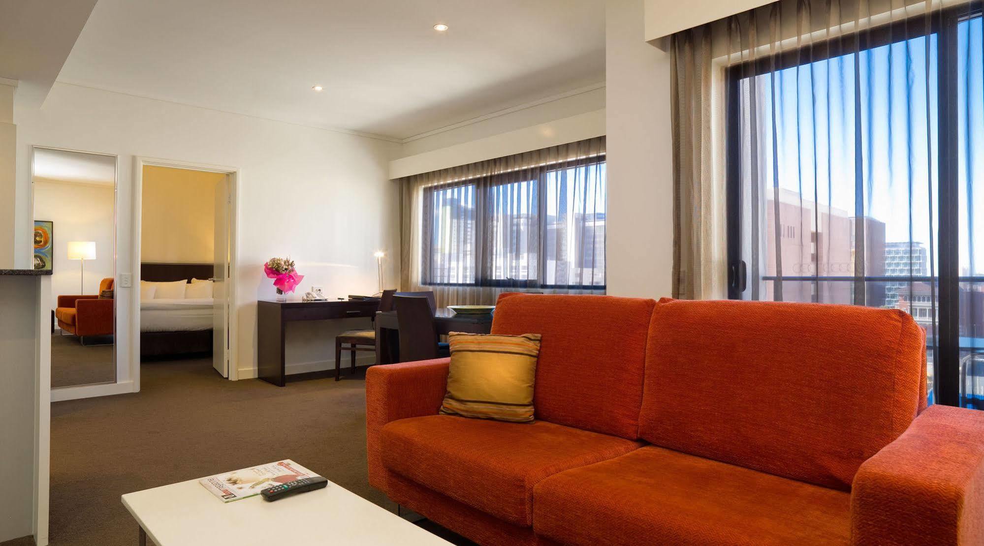 Adina Apartment Hotel Perth Barrack Plaza Exteriör bild
